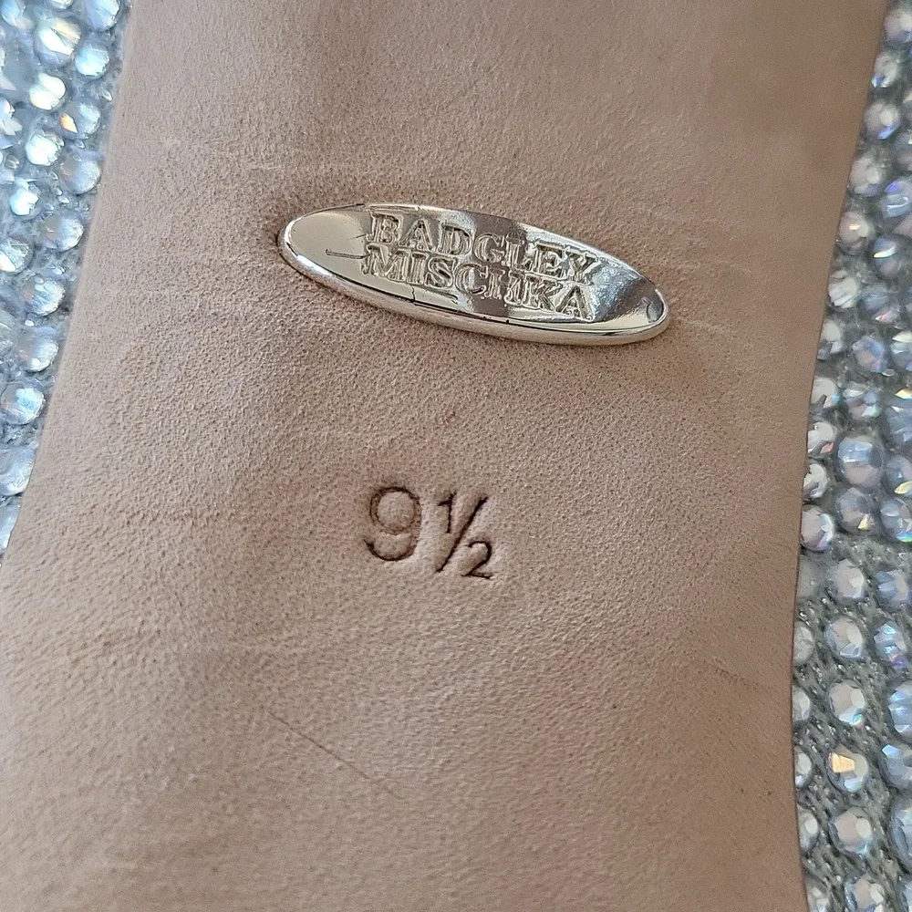 Badgley Mischka Cher II Silver Rhinestone Pump - 9.5 - Picture 13 of 14